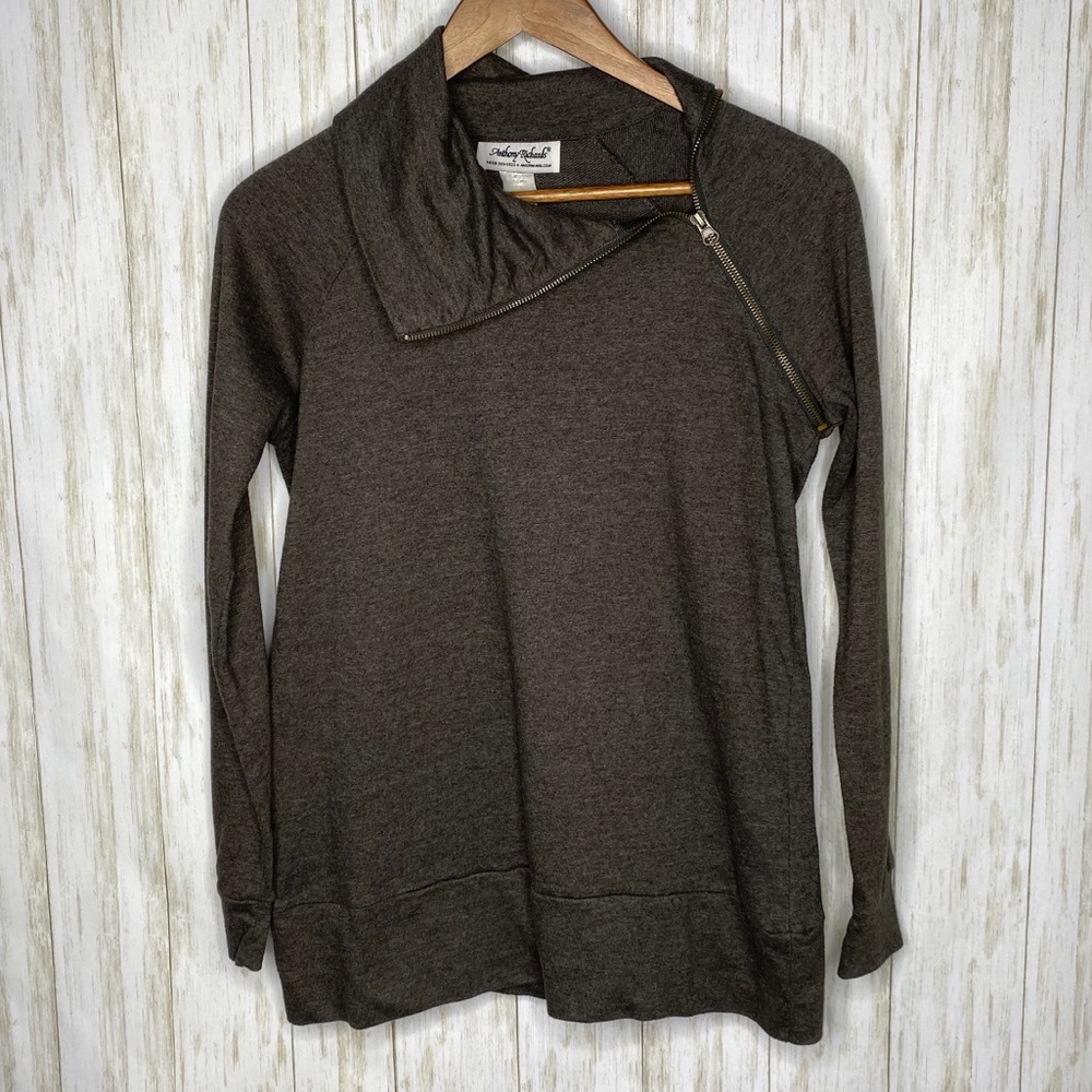 🍋 Anthony Richards Gray Zip neck top Small Petite